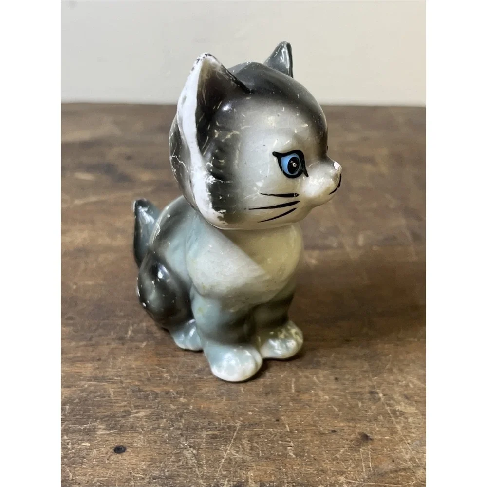 Lot Of 3 Vintage Kitten Cat Figurines Cute Kitsch Sleeping, Yarn, Sitting